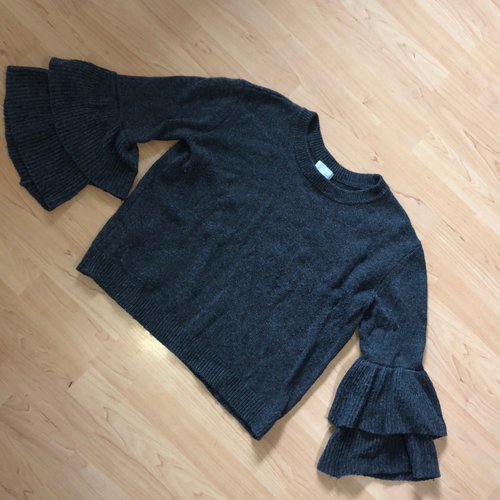 Worn once super cute flared sleeve grey blouse